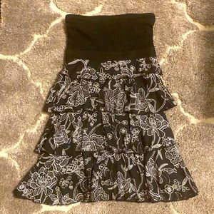 EXPRESS STRAPLESS TIERED RUFFLE FLORAL DRESS